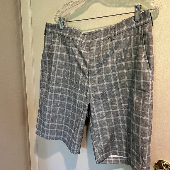 PGA Tour Mens Gray Plaid flat front Golf shorts, Size 36 - Picture 2 of 10